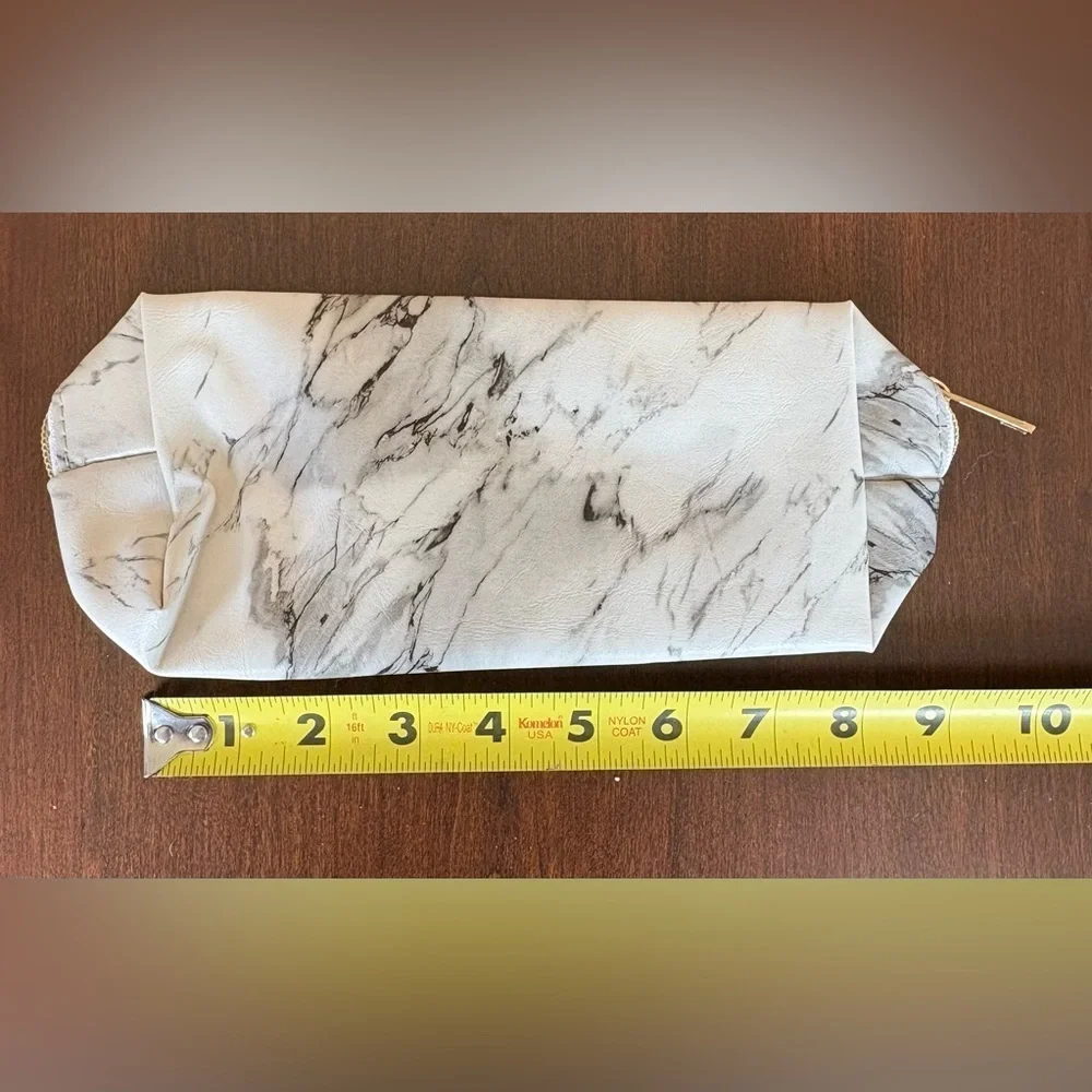 Set of 3 white & gray marble organization packing cubes & makeup brushes travel